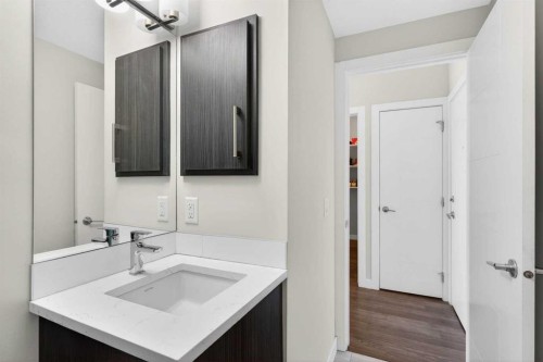 318-8 Sage Hill Terrace Nw, Calgary, AB - Indoor Photo Showing Bathroom
