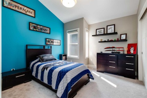 2830 42 Street Sw, Calgary, AB - Indoor Photo Showing Bedroom