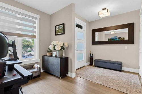 2830 42 Street Sw, Calgary, AB - Indoor