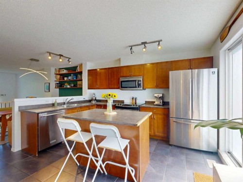 457 Elgin Gardens Se, Calgary, AB - Indoor Photo Showing Kitchen