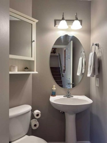 457 Elgin Gardens Se, Calgary, AB - Indoor Photo Showing Bathroom