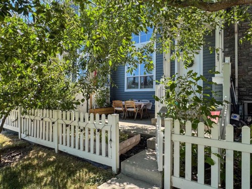 457 Elgin Gardens Se, Calgary, AB - Outdoor