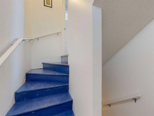 457 Elgin Gardens Se, Calgary, AB - Indoor Photo Showing Other Room