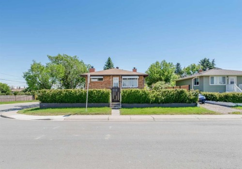 1502 40 Street Se, Calgary, AB - Outdoor