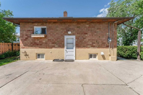 1502 40 Street Se, Calgary, AB - Outdoor