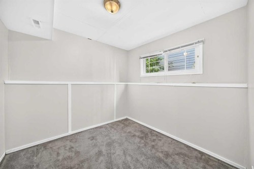 23 San Diego Manor Ne, Calgary, AB - Indoor Photo Showing Other Room
