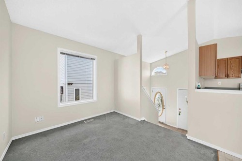 23 San Diego Manor Ne, Calgary, AB - Indoor Photo Showing Other Room