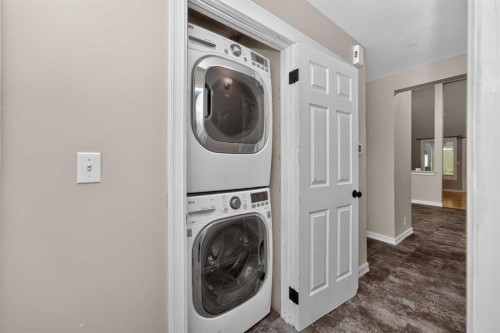 91 Emberdale Way Se, Airdrie, AB - Indoor Photo Showing Laundry Room