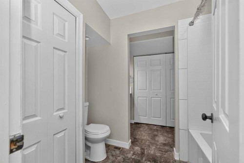 91 Emberdale Way Se, Airdrie, AB - Indoor Photo Showing Bathroom