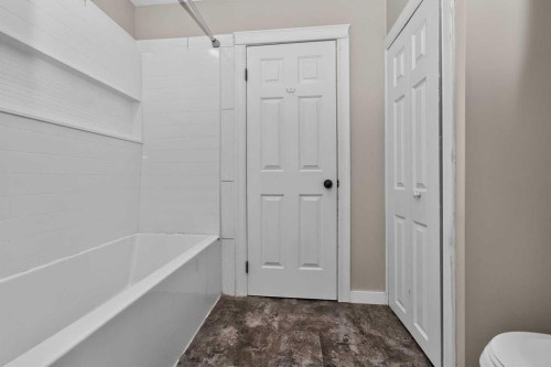 91 Emberdale Way Se, Airdrie, AB - Indoor Photo Showing Bathroom