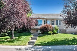 58 Sierra Morena Green SW Calgary, AB T3H 3E5