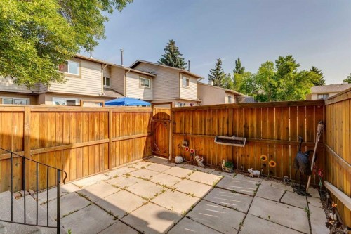 91 Deerfield Drive Se, Calgary, AB - Outdoor