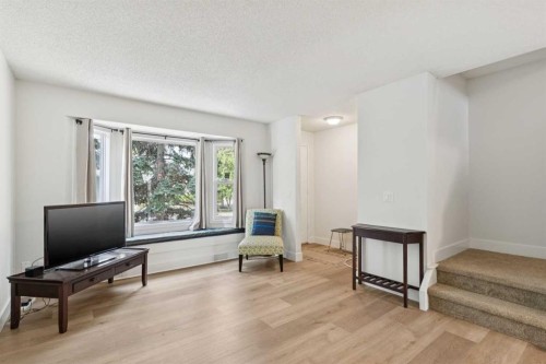 91 Deerfield Drive Se, Calgary, AB - Indoor