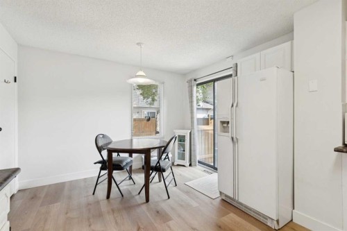91 Deerfield Drive Se, Calgary, AB - Indoor Photo Showing Dining Room