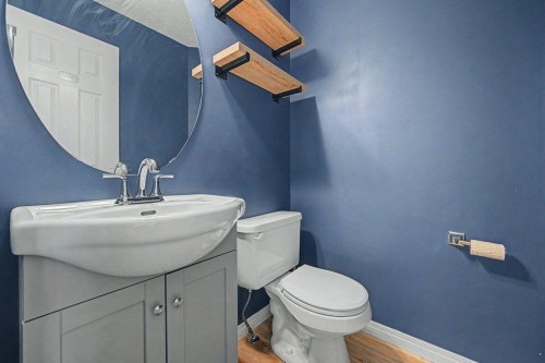 218 Cougarstone Circle Sw, Calgary, AB - Indoor Photo Showing Bathroom