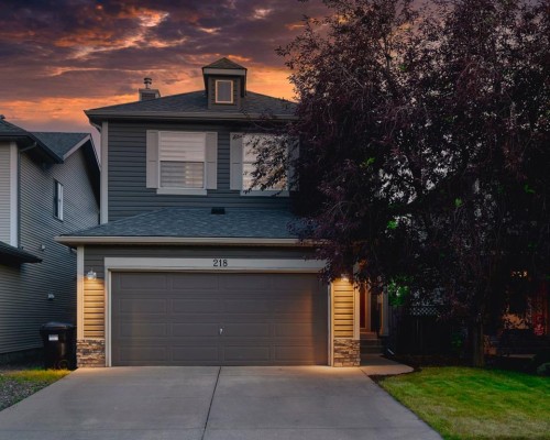 218 Cougarstone Circle Sw, Calgary, AB - Outdoor