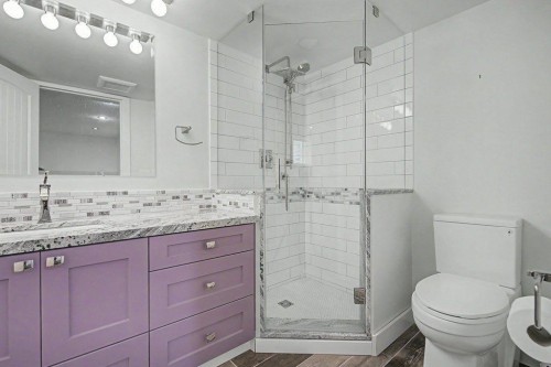 218 Cougarstone Circle Sw, Calgary, AB - Indoor Photo Showing Bathroom