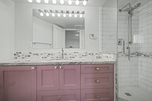 218 Cougarstone Circle Sw, Calgary, AB - Indoor Photo Showing Bathroom