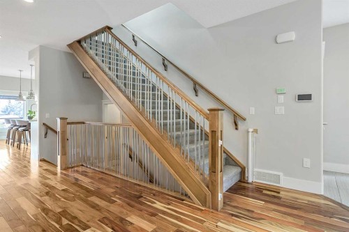 5013 23 Avenue Nw, Calgary, AB - Indoor Photo Showing Other Room