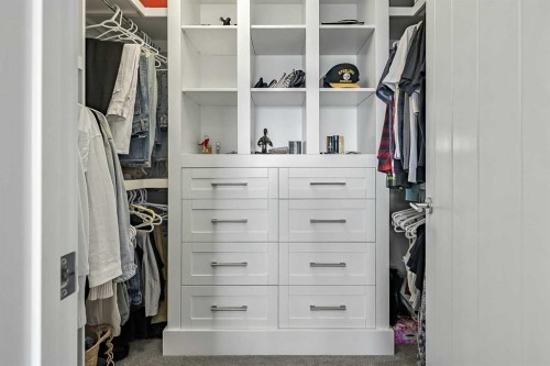 5013 23 Avenue Nw, Calgary, AB - Indoor With Storage
