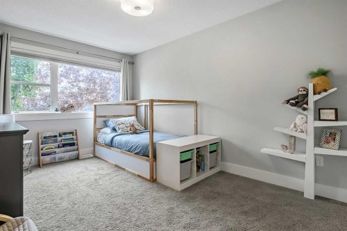 5013 23 Avenue Nw, Calgary, AB - Indoor Photo Showing Bedroom