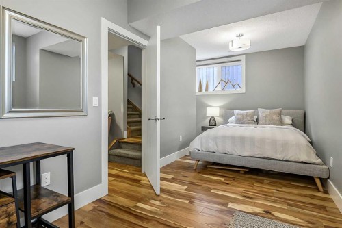 5013 23 Avenue Nw, Calgary, AB - Indoor Photo Showing Bedroom
