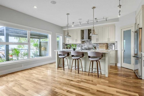 5013 23 Avenue Nw, Calgary, AB - Indoor Photo Showing Other Room