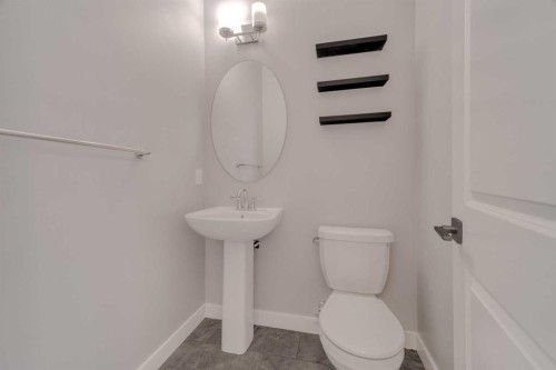 22 Sage Bluff Heights Nw, Calgary, AB - Indoor Photo Showing Bathroom