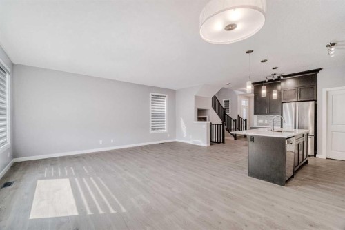22 Sage Bluff Heights Nw, Calgary, AB - Indoor Photo Showing Kitchen