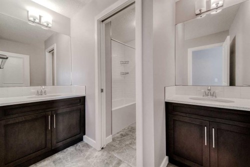 22 Sage Bluff Heights Nw, Calgary, AB - Indoor Photo Showing Bathroom