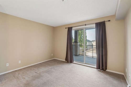 1305-8 Bridlecrest Drive Sw, Calgary, AB - Indoor Photo Showing Other Room