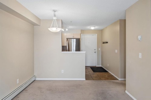1305-8 Bridlecrest Drive Sw, Calgary, AB - Indoor Photo Showing Other Room