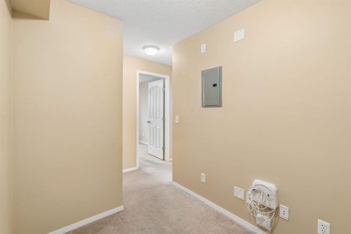 1305-8 Bridlecrest Drive Sw, Calgary, AB - Indoor Photo Showing Other Room