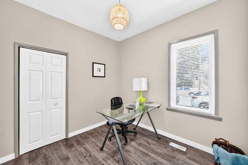 139 11 Avenue Ne, Calgary, AB - Indoor Photo Showing Office