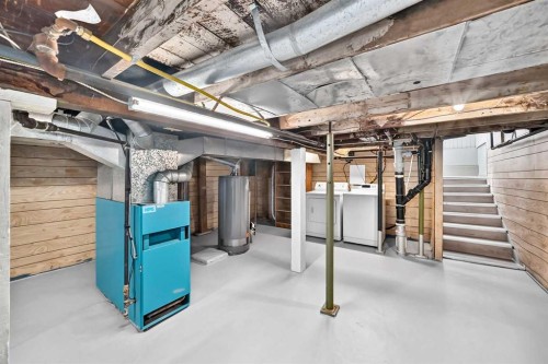 139 11 Avenue Ne, Calgary, AB - Indoor Photo Showing Basement