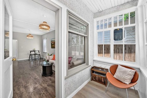 139 11 Avenue Ne, Calgary, AB - Indoor Photo Showing Other Room