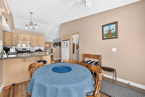18 Shawbrooke Rise Sw, Calgary, AB - Indoor Photo Showing Dining Room