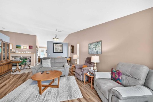 18 Shawbrooke Rise Sw, Calgary, AB - Indoor Photo Showing Living Room