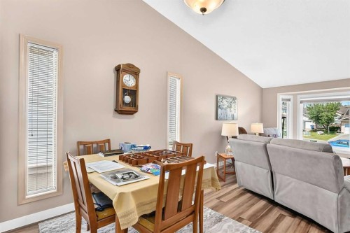 18 Shawbrooke Rise Sw, Calgary, AB - Indoor Photo Showing Dining Room