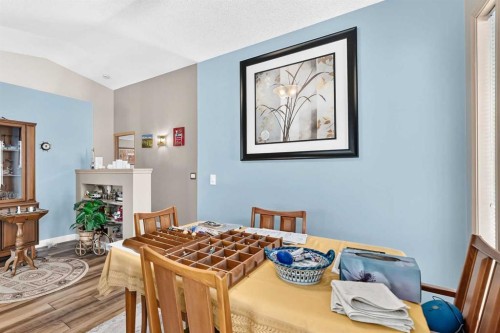 18 Shawbrooke Rise Sw, Calgary, AB - Indoor Photo Showing Dining Room