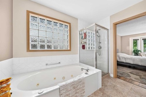 18 Shawbrooke Rise Sw, Calgary, AB - Indoor Photo Showing Bathroom