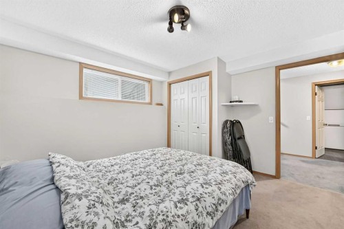 18 Shawbrooke Rise Sw, Calgary, AB - Indoor Photo Showing Bedroom