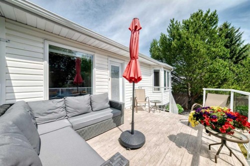 18 Shawbrooke Rise Sw, Calgary, AB - Outdoor With Deck Patio Veranda With Exterior
