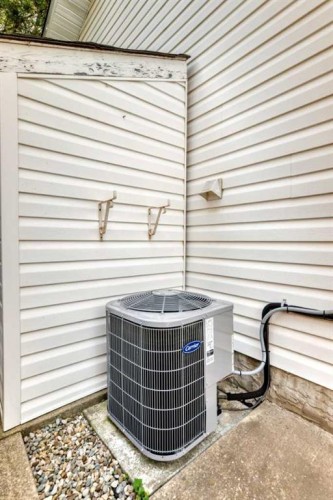 18 Shawbrooke Rise Sw, Calgary, AB - Outdoor With Exterior