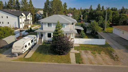 407 1 Avenue Nw, Sundre, AB - Outdoor