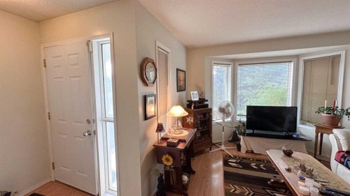 407 1 Avenue Nw, Sundre, AB - Indoor