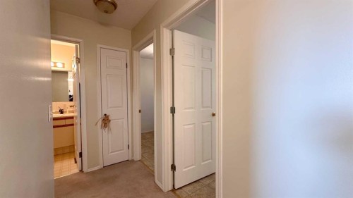 407 1 Avenue Nw, Sundre, AB - Indoor Photo Showing Other Room