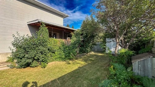 407 1 Avenue Nw, Sundre, AB - Outdoor