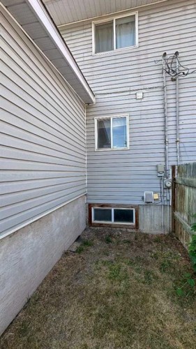 407 1 Avenue Nw, Sundre, AB - Outdoor With Exterior