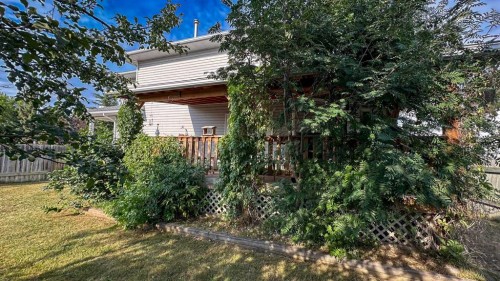 407 1 Avenue Nw, Sundre, AB - Outdoor